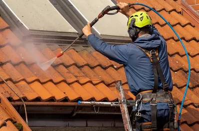 Démoussage et hydrofuge de toiture à Scrupt
