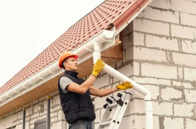 Pose et remplacement de gouttières à Scrupt