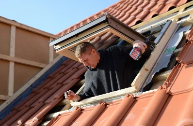 Pose de fenêtres de toit Velux à Scrupt